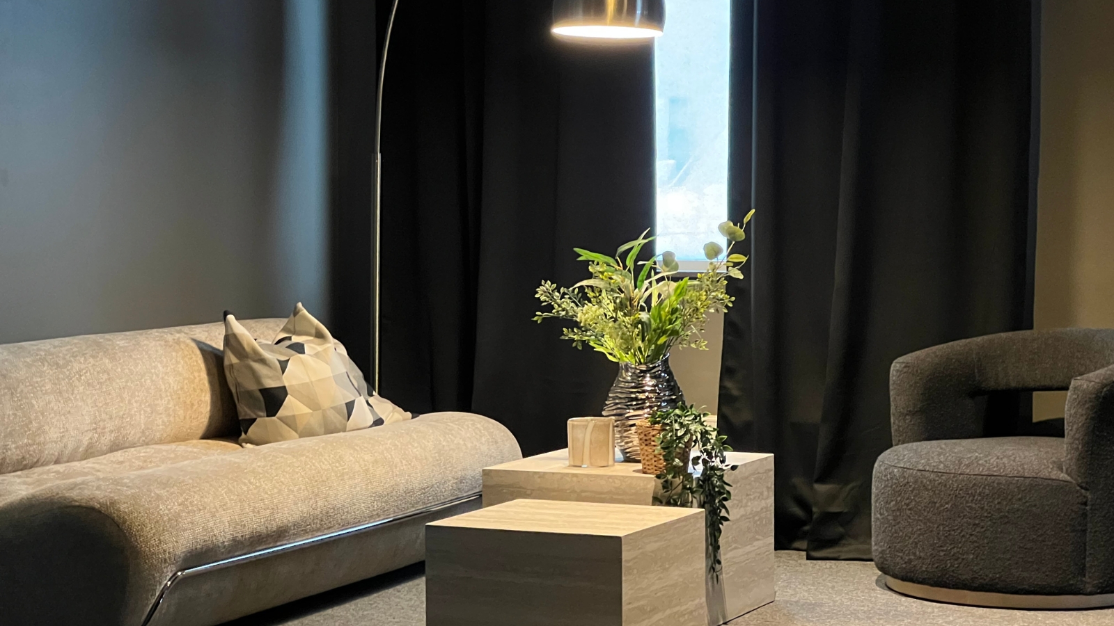 Loungeyta och sittplatser på Ace Indoor Golf